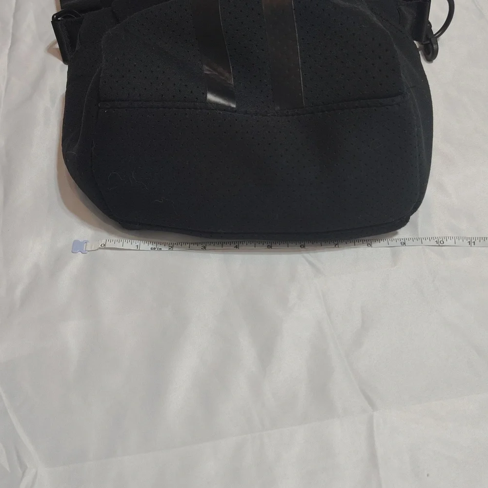 Black‎ Neoprene Tote Bag with Crossbody Strap – Lightweight Water-Resistant